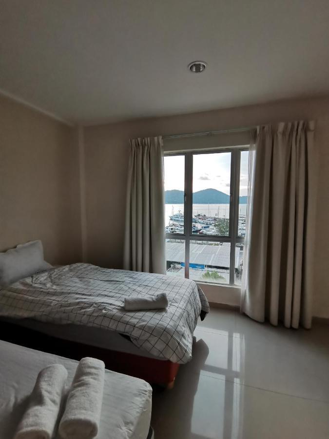 Spacious & Homey Apartment At Marina Island By Jomy Homestay Lumut Exterior photo