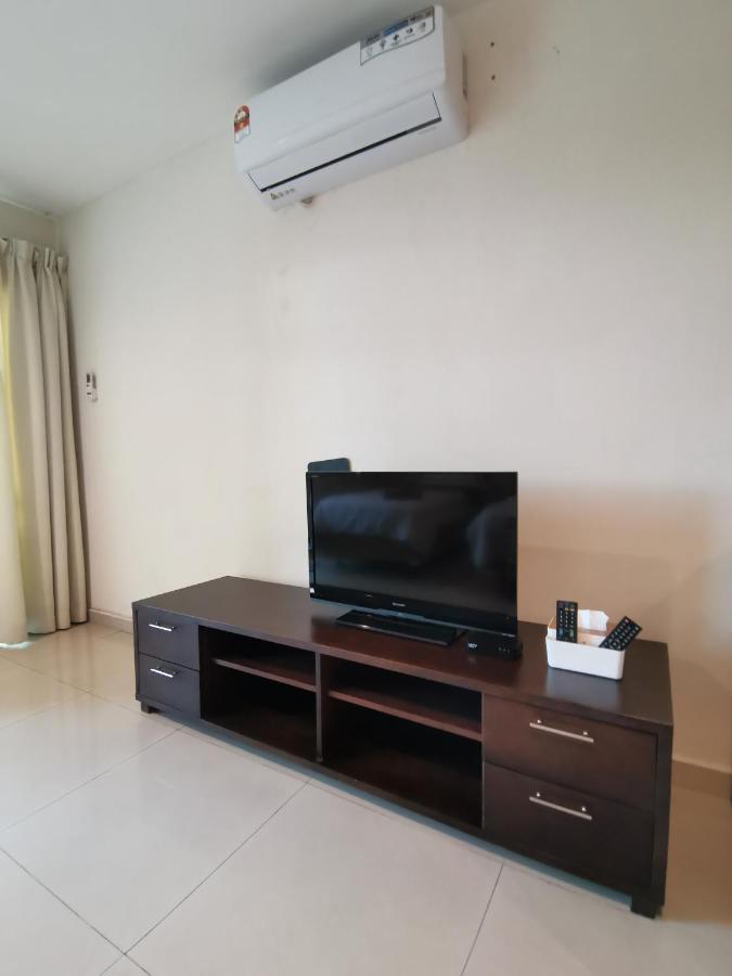 Spacious & Homey Apartment At Marina Island By Jomy Homestay Lumut Exterior photo